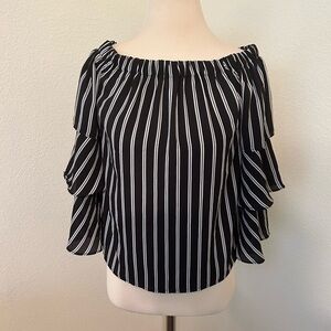 Romeo & Juliet Couture Black & White Top Size S Small Boho